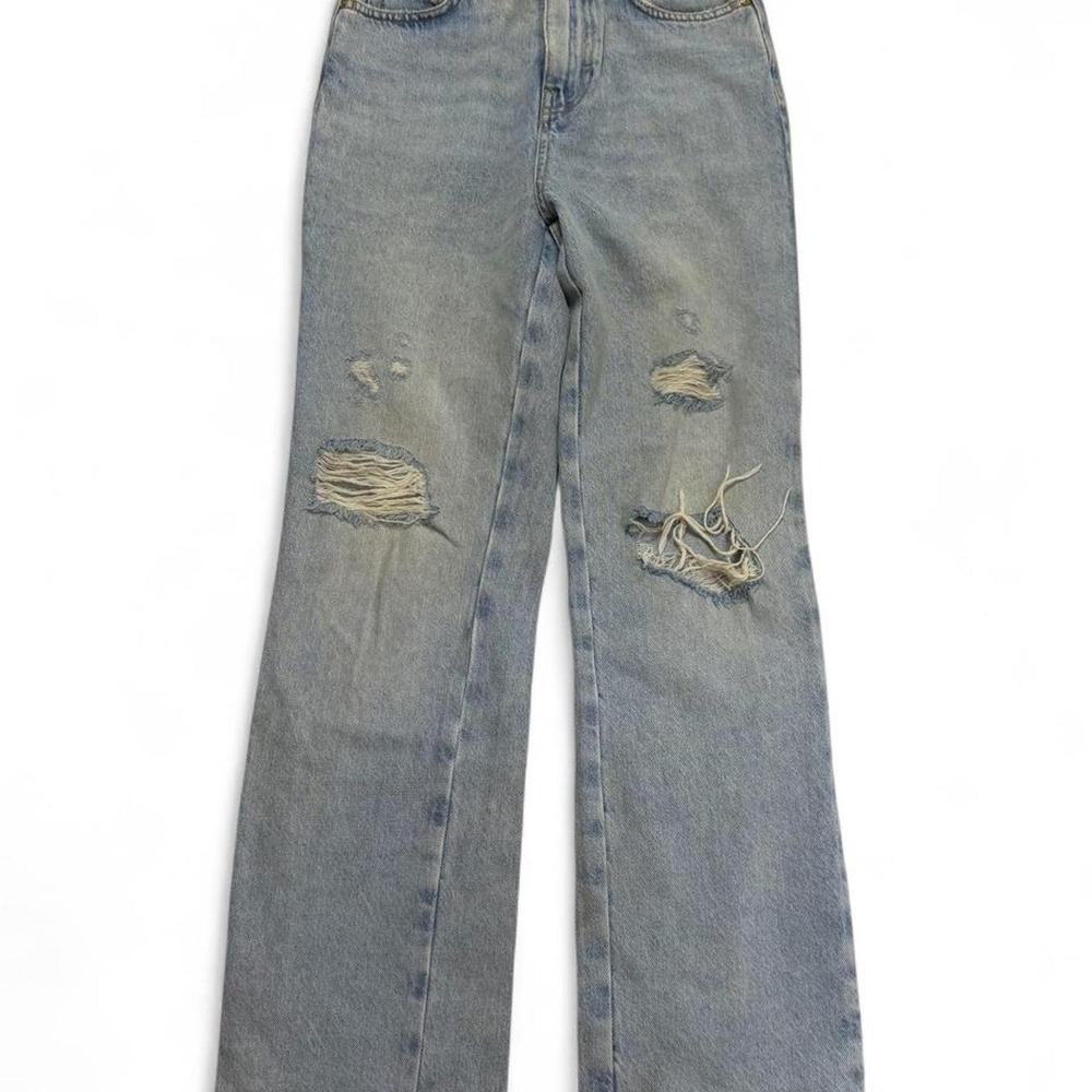 Zara 90s Grunge Look Light Wash Distressed Frayed Hem Relaxed Straight Leg Jeans